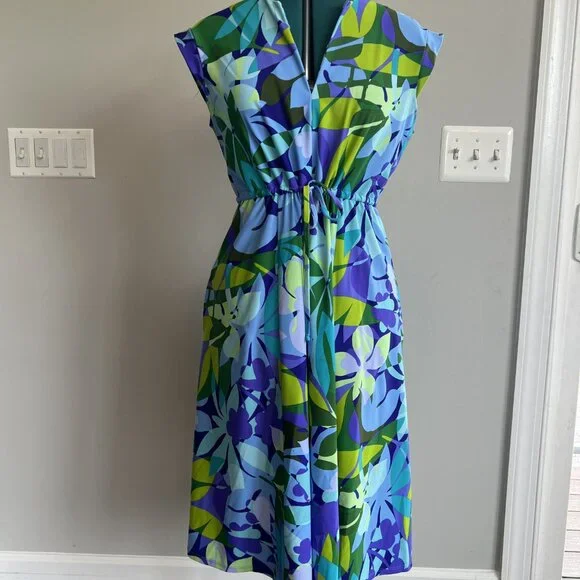 Jude Connally Tess midi dress in Kaleidoscope Iris Floral (Medium) - Picture 4 of 9